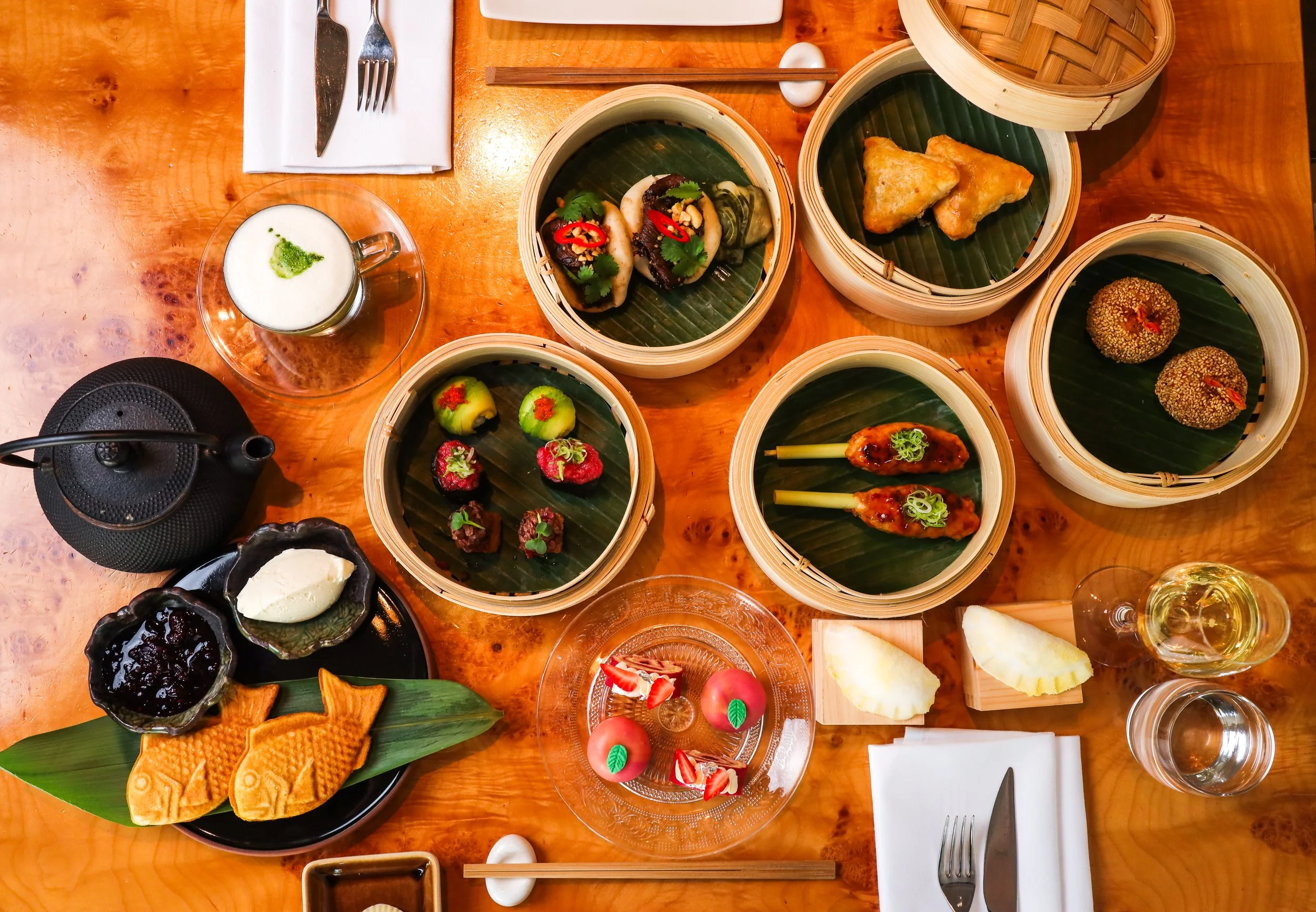 茶 MOMOS AFTERNOON TEA AT MOMO? A NEW FAVOURITE FOR FALL — Numéro Netherlands